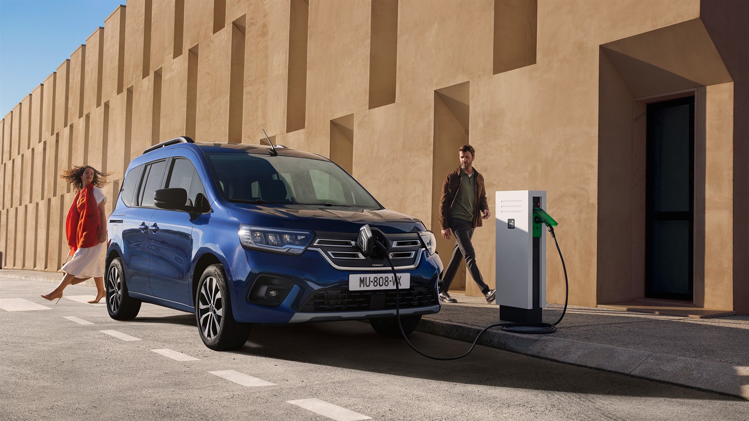 E-Tech 100% electric - recharge en déplacement - recharge hors domicile - Renault