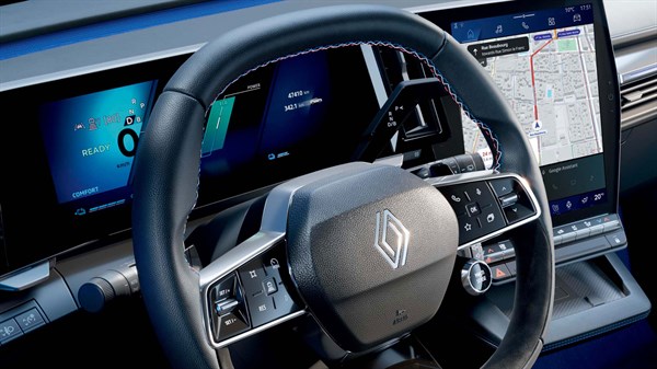 coutures bleu, blanc, rouge sur le volant - Renault