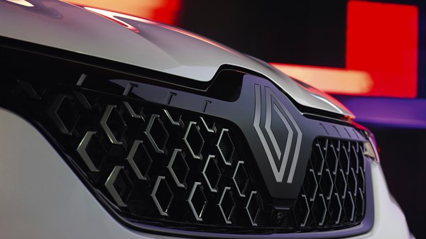 Renault Arkana E-Tech full hybrid - calandre à motifs losanges déstructurés