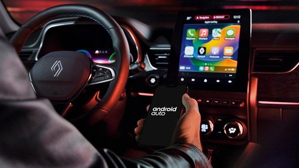 Renault Arkana E-Tech full hybrid - écran multimédia et services connectés