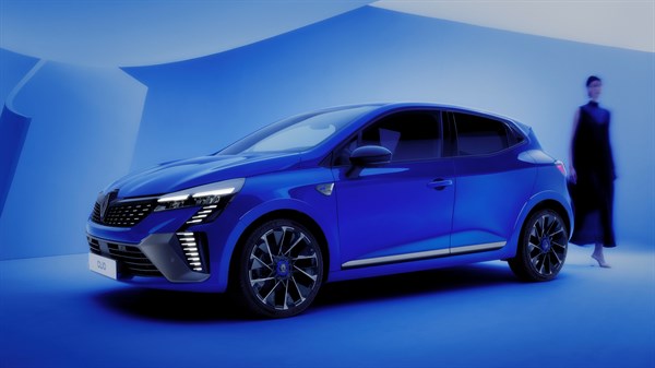 contrat de location avec option d'achat - financement et services - Renault Clio E-Tech full hybrid 