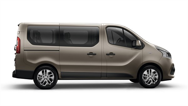 Renault TRAFIC Passenger - vue de profil